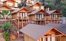 Flamingo Beach Resort